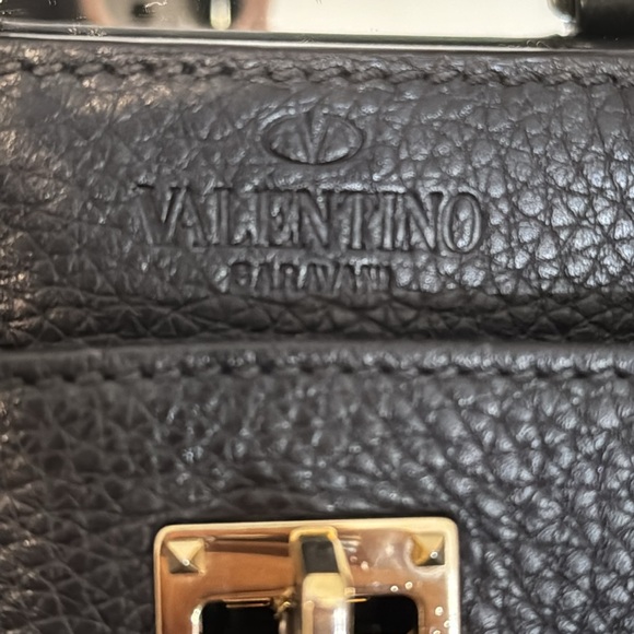Valentino Garavani turn lock leather bag - Picture 7 of 14